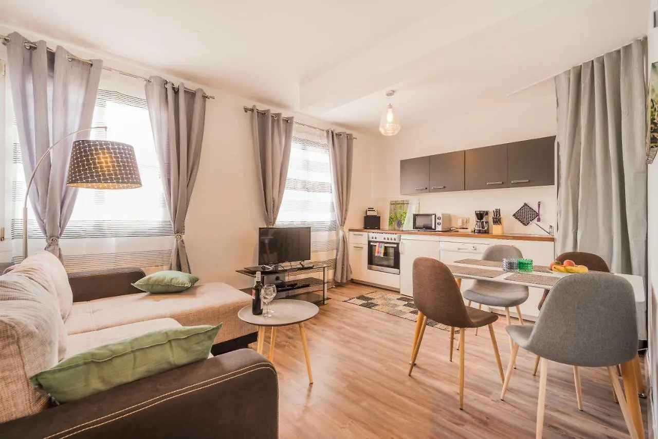 10 Min. Downtown - Metro 100M - Parking Apartment Vienna Austria