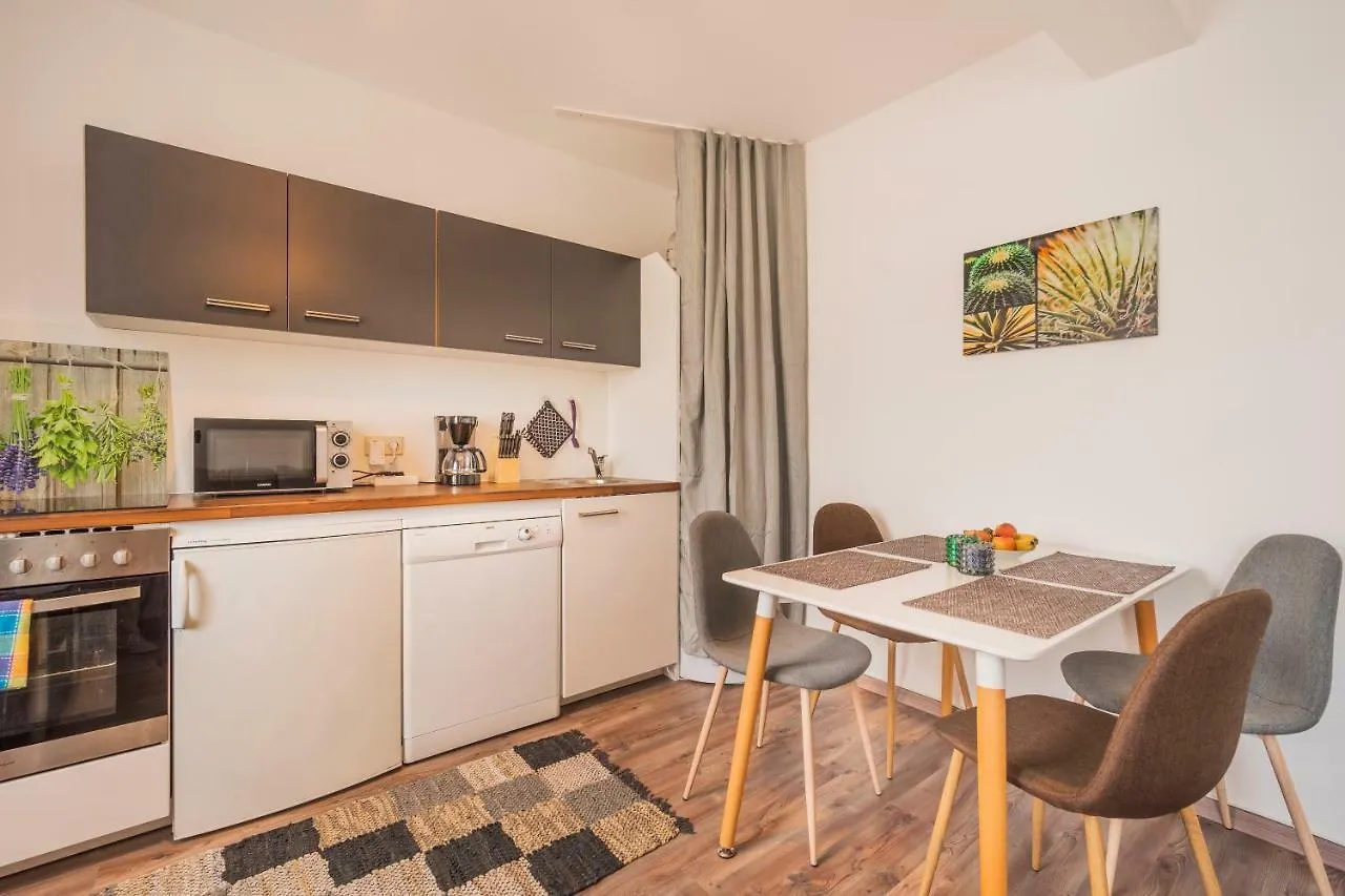 10 Min. Downtown - Metro 100M - Parking Apartment Vienna